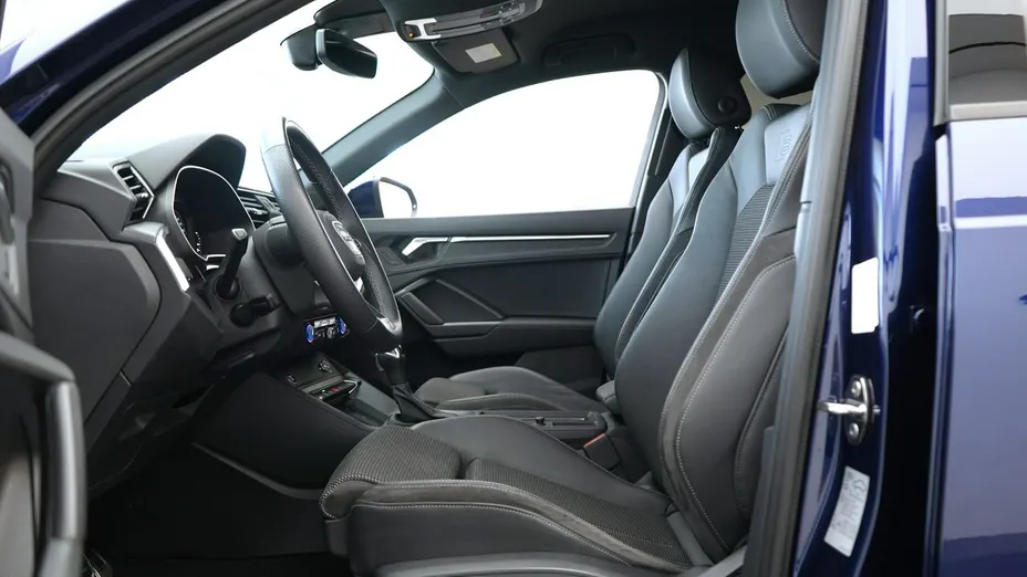 AUDI Q3 -