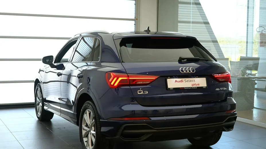 AUDI Q3 -
