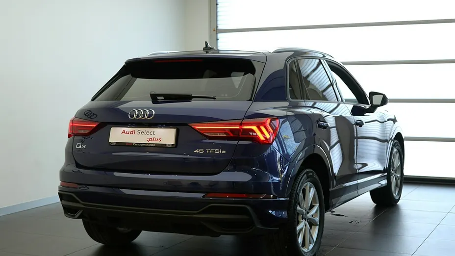AUDI Q3 -