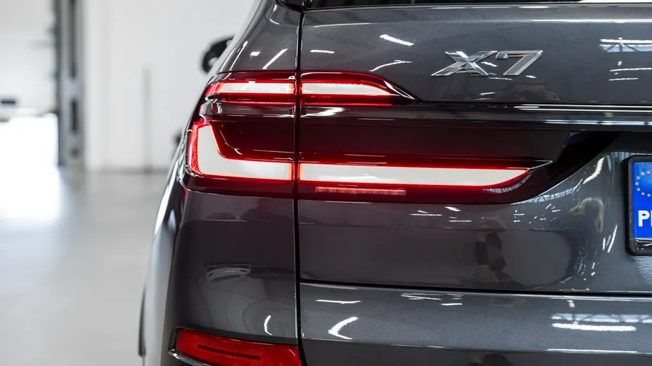 BMW X7 -