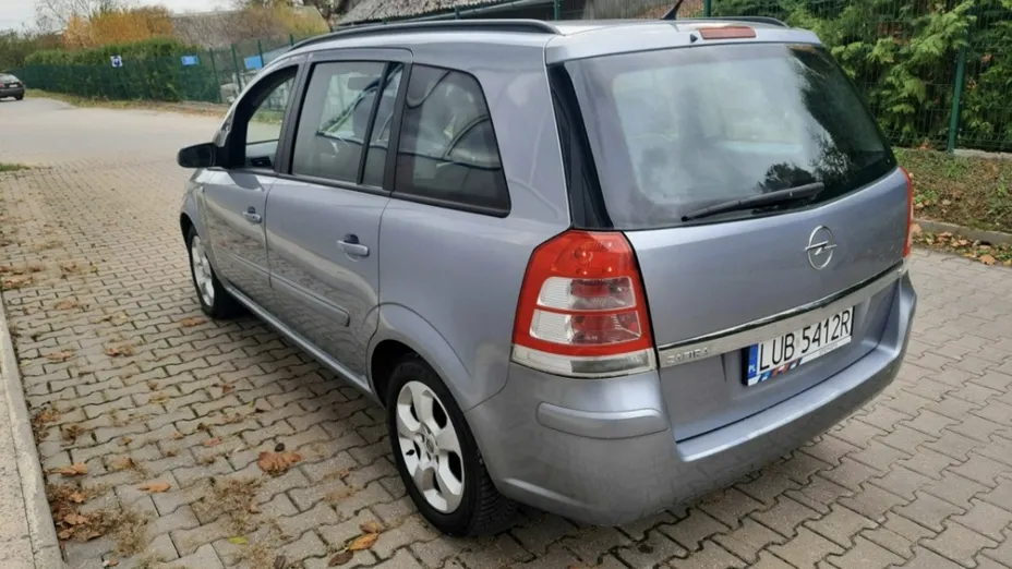 OPEL Zafira -