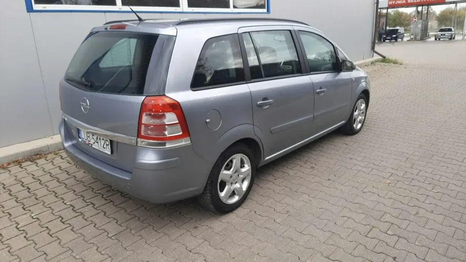 OPEL Zafira -