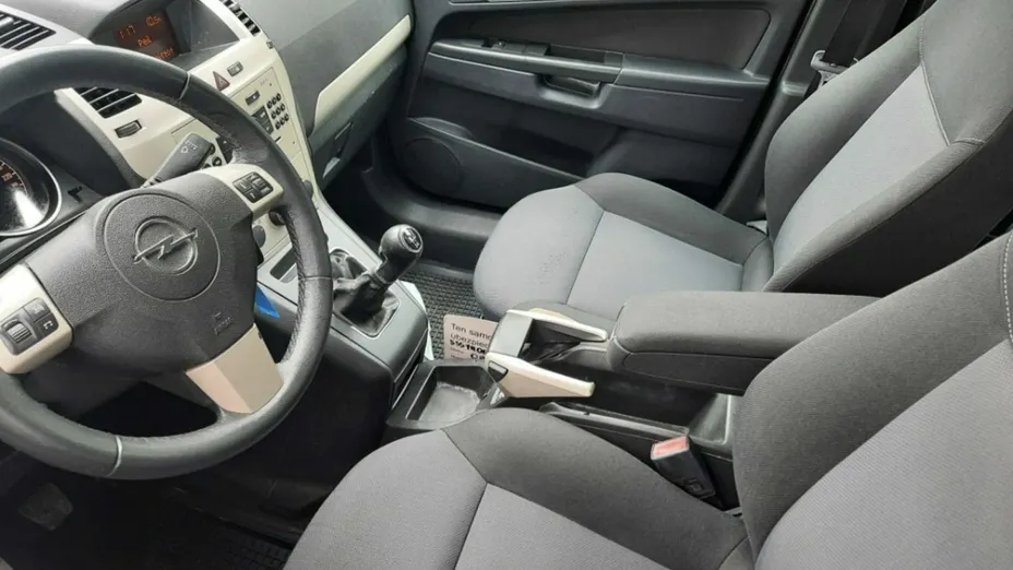 OPEL Zafira -