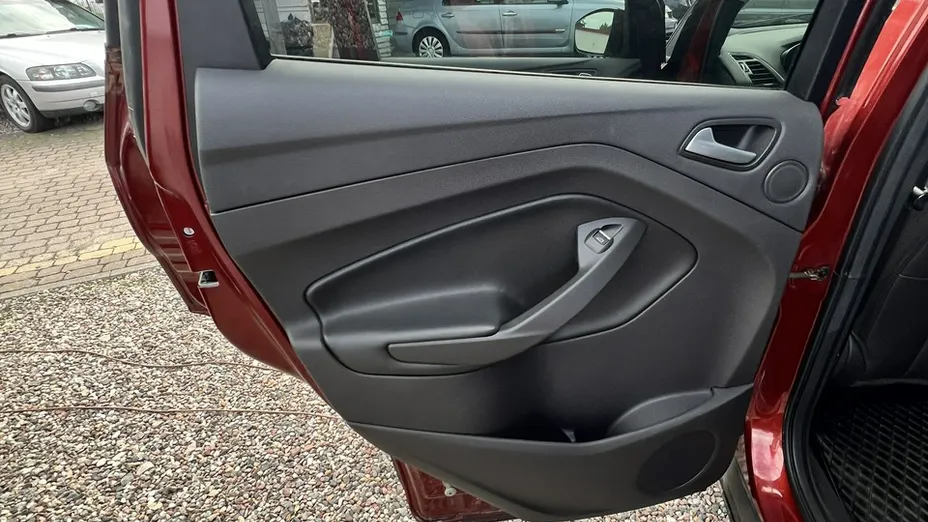 FORD Escape -