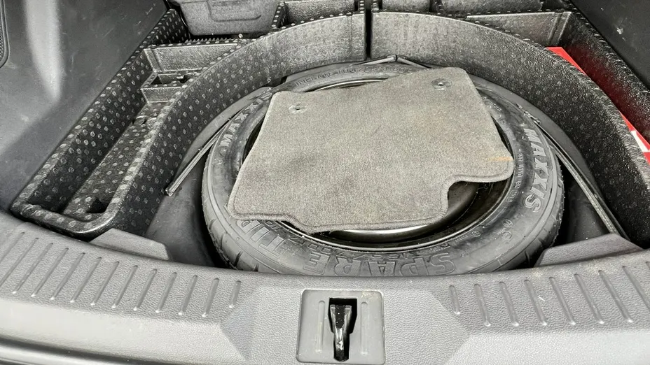 FORD Escape -