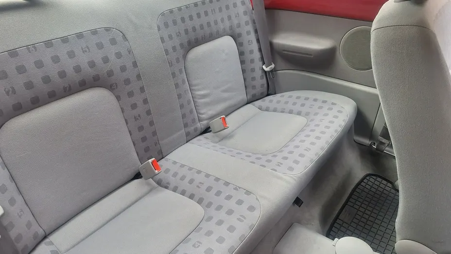 VOLKSWAGEN New Beetle -