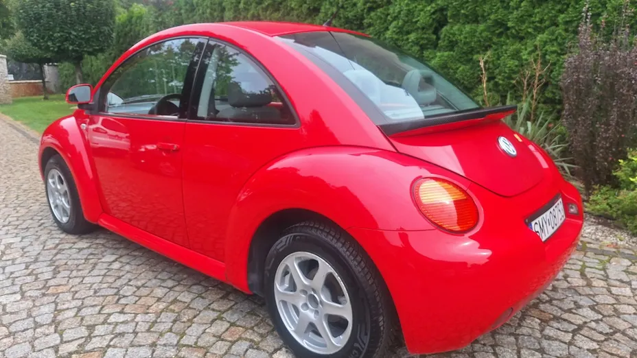 VOLKSWAGEN New Beetle -