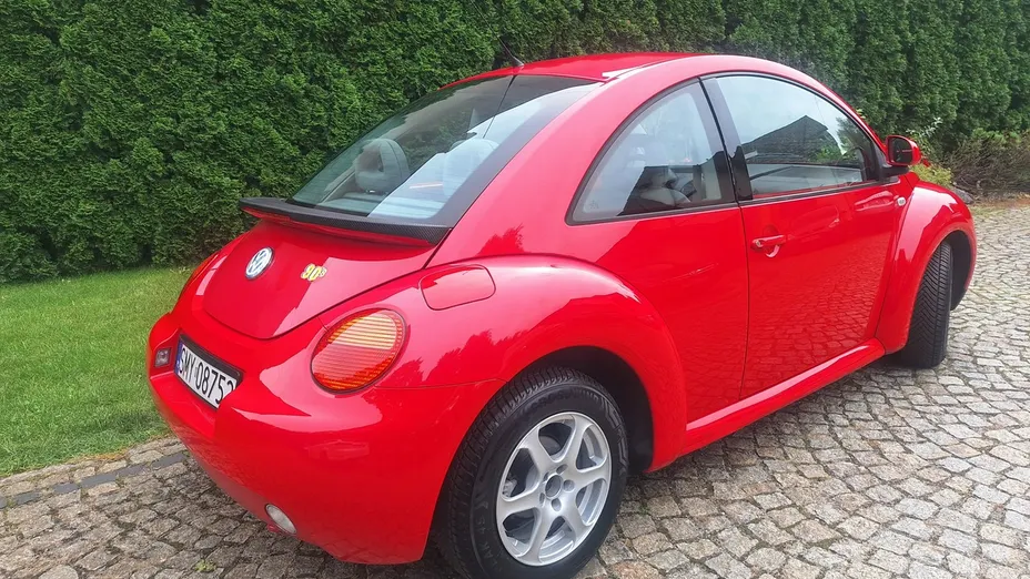 VOLKSWAGEN New Beetle -