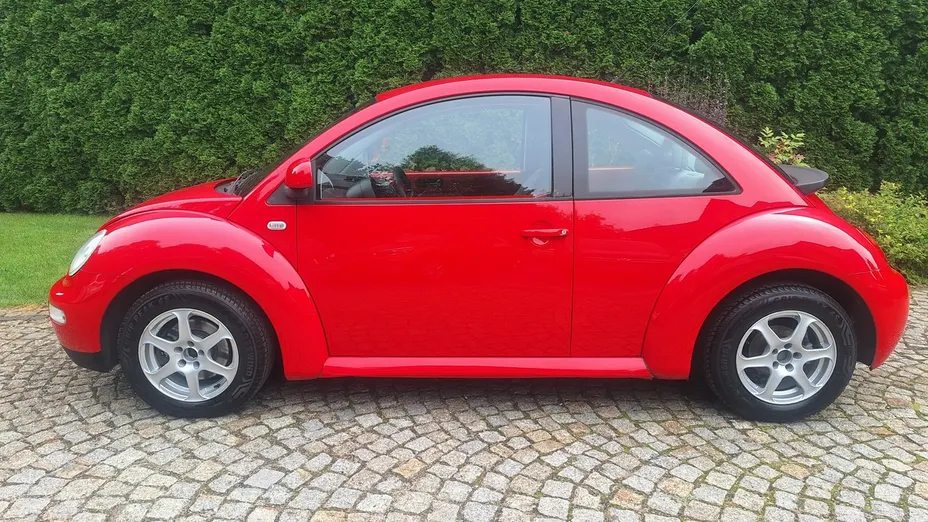 VOLKSWAGEN New Beetle -