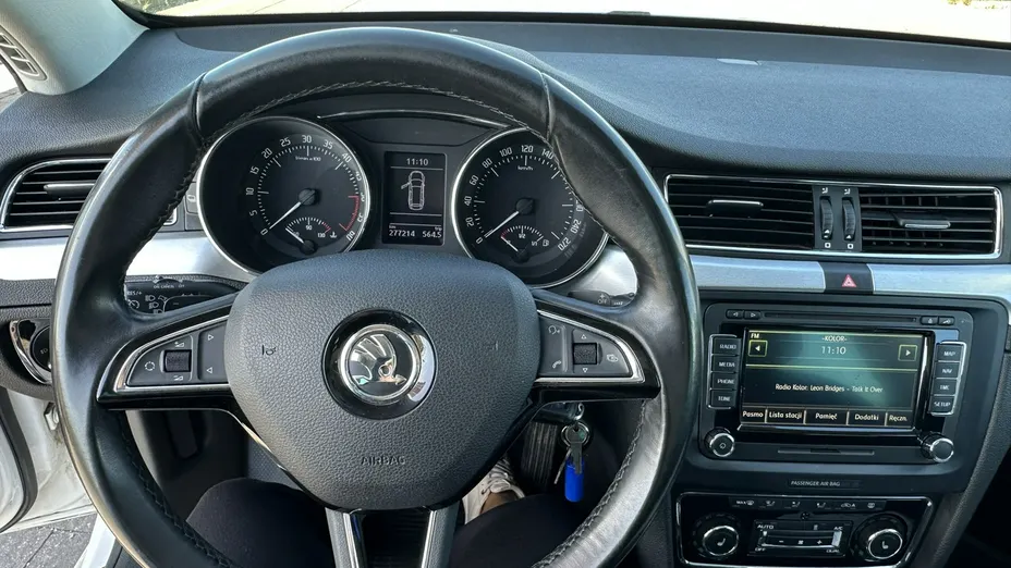 SKODA Superb -