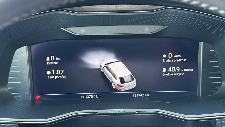SKODA Superb -