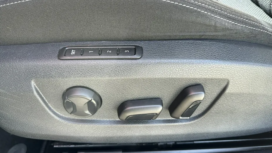SKODA Superb -