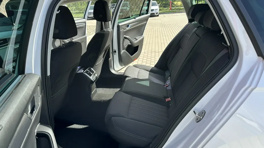 SKODA Superb -