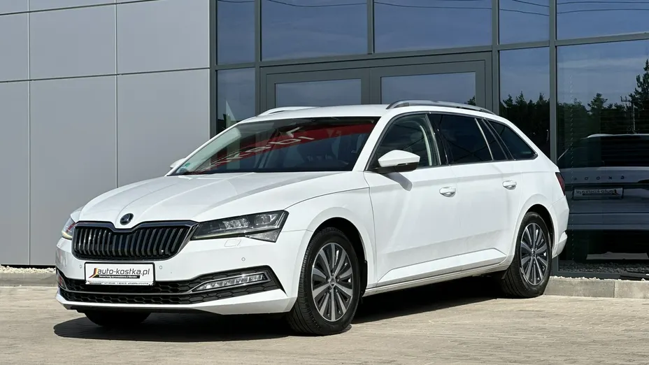 SKODA Superb -
