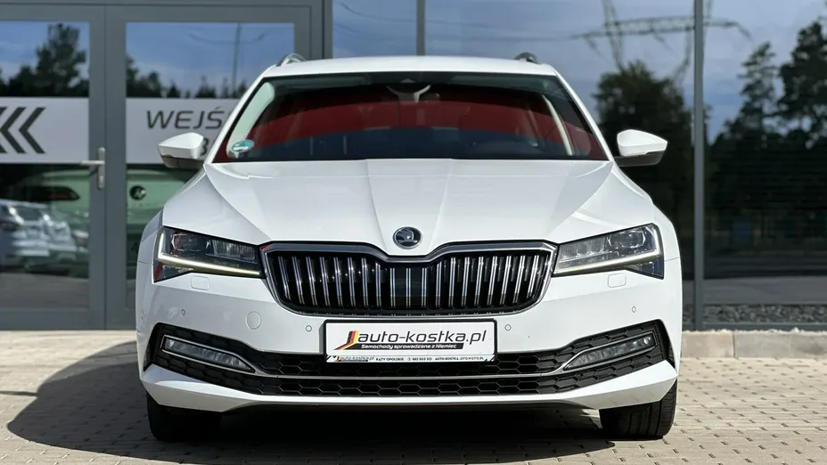 SKODA Superb -