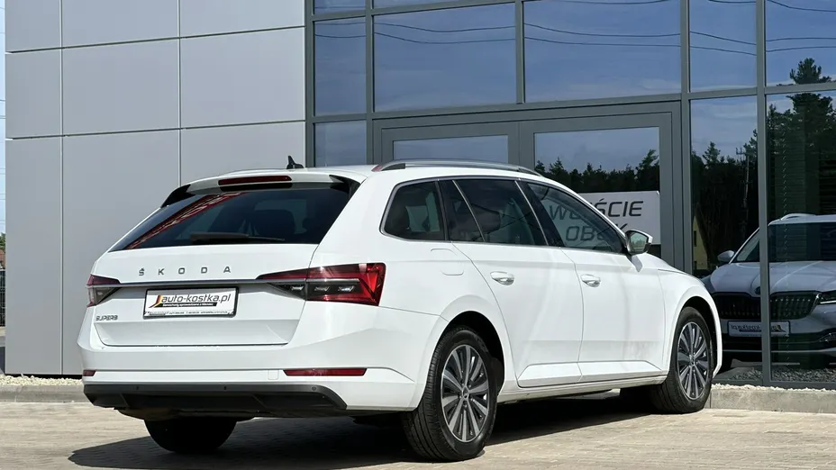 SKODA Superb -