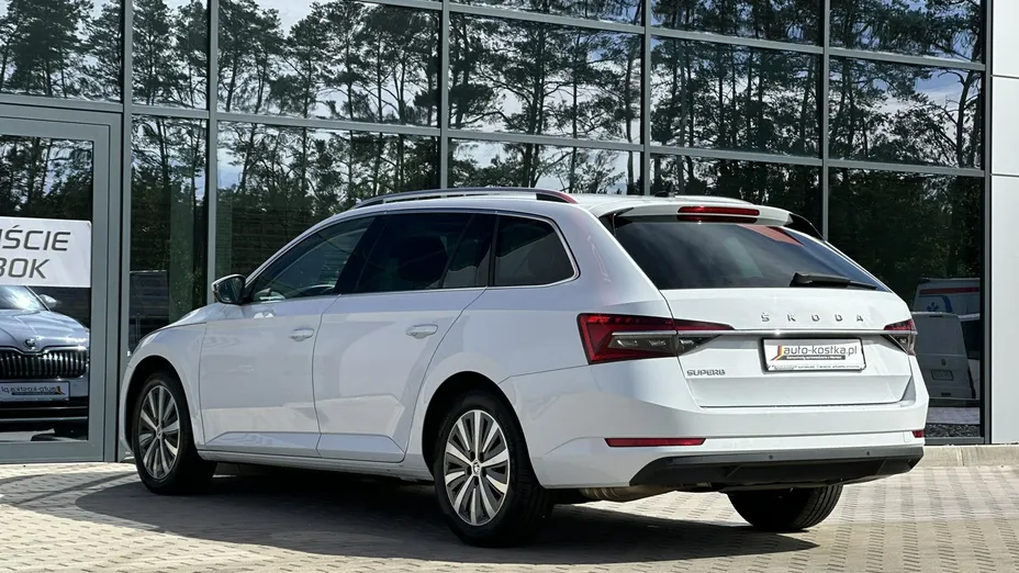 SKODA Superb -