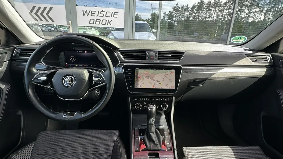 SKODA Superb -