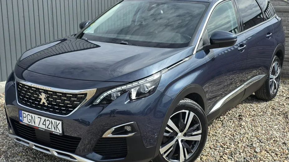 PEUGEOT 5008 -