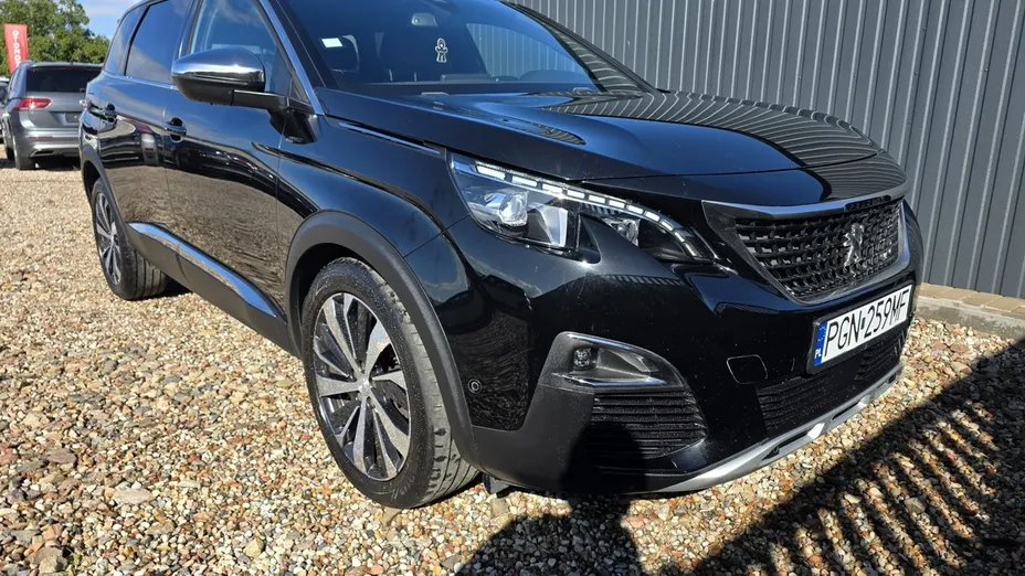 PEUGEOT 5008 -