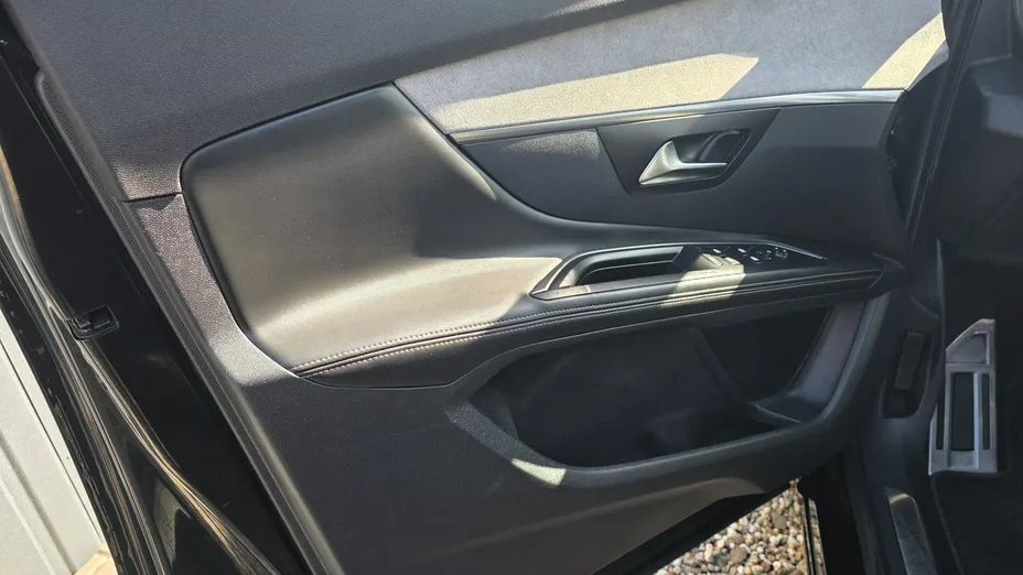 PEUGEOT 5008 -