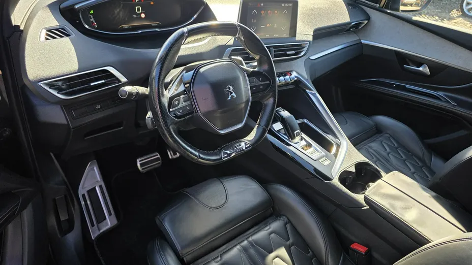 PEUGEOT 5008 -