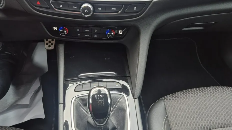 OPEL Insignia -