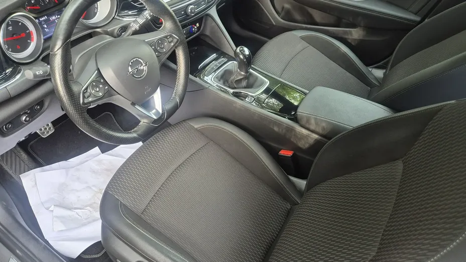 OPEL Insignia -