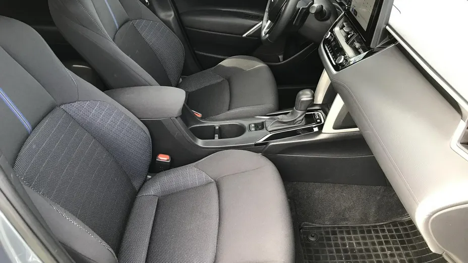TOYOTA Corolla Cross -