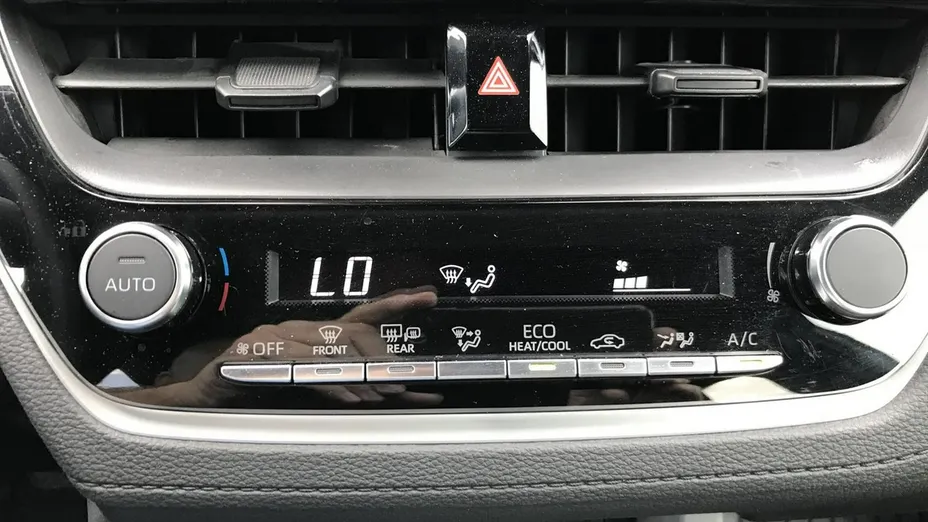 TOYOTA Corolla Cross -