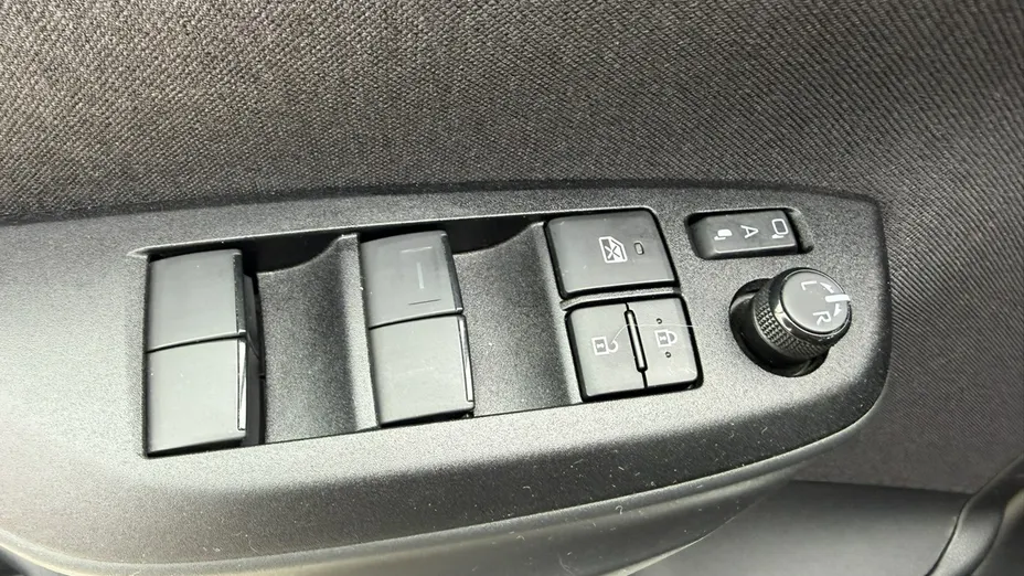 TOYOTA Yaris Cross -