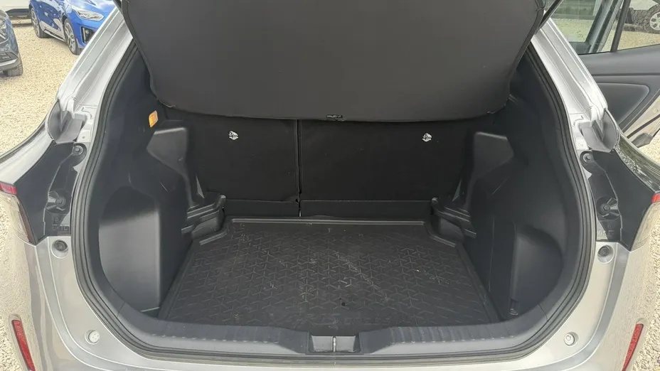 TOYOTA Yaris Cross -