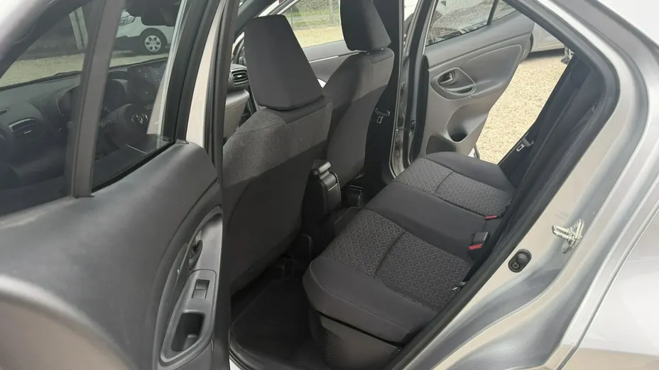 TOYOTA Yaris Cross -