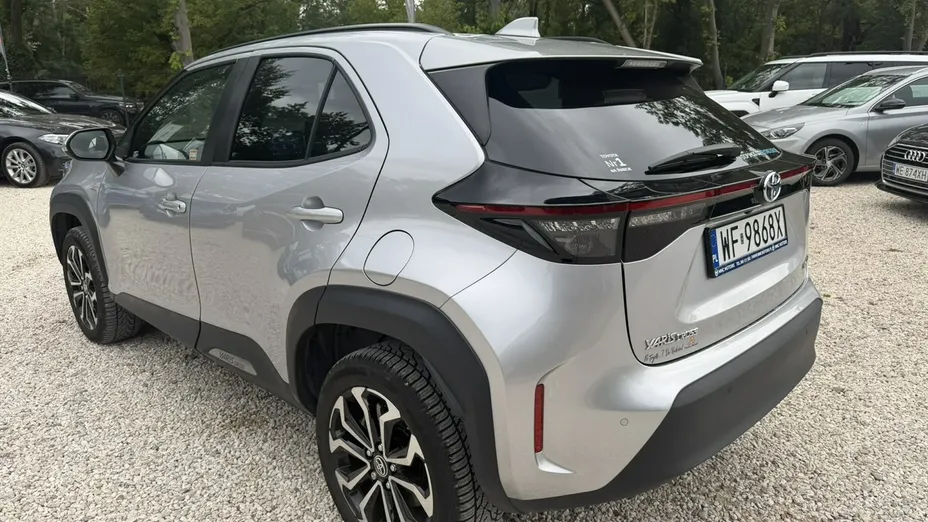 TOYOTA Yaris Cross -