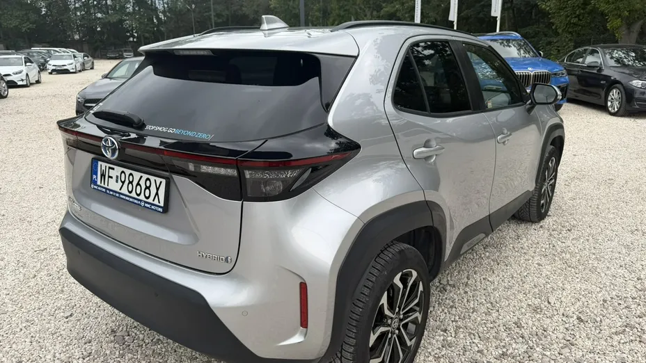 TOYOTA Yaris Cross -