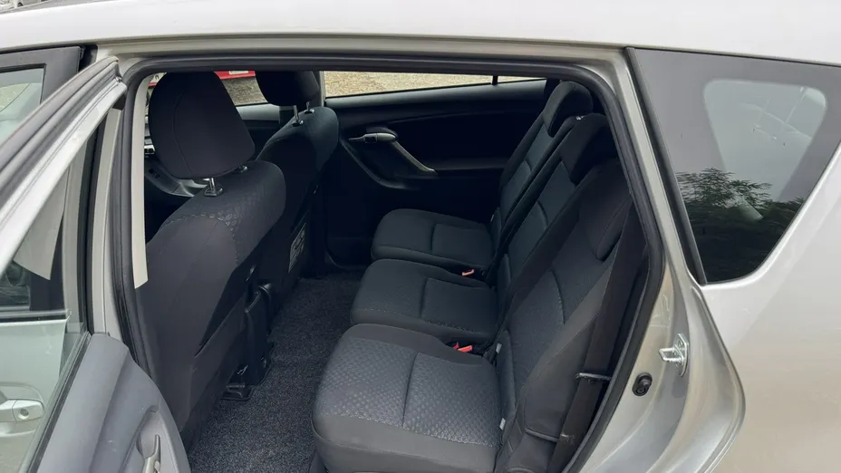 TOYOTA Verso -