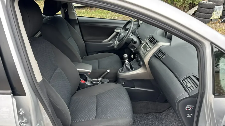 TOYOTA Verso -
