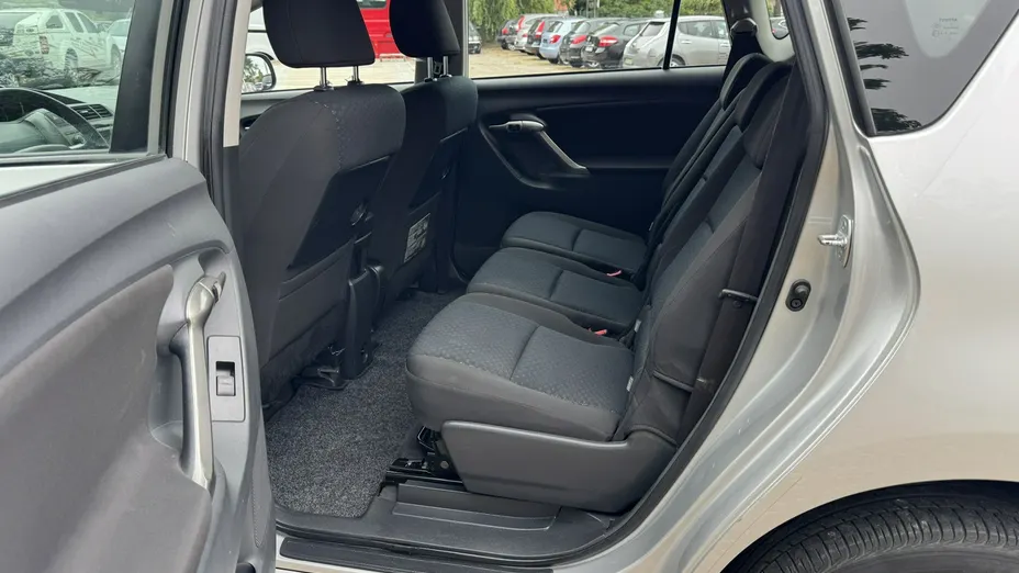 TOYOTA Verso -