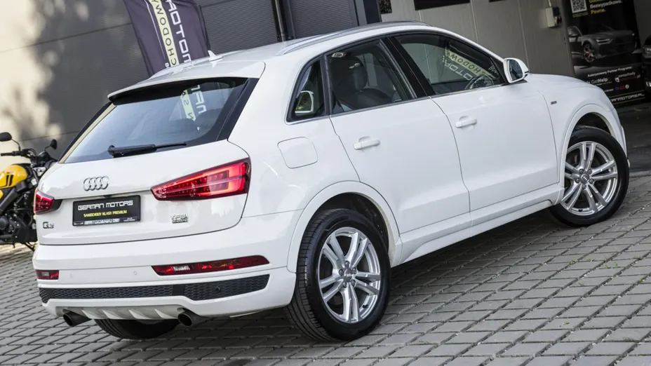 AUDI Q3 -