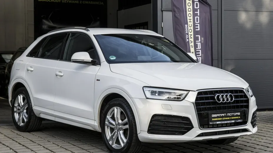 AUDI Q3 -