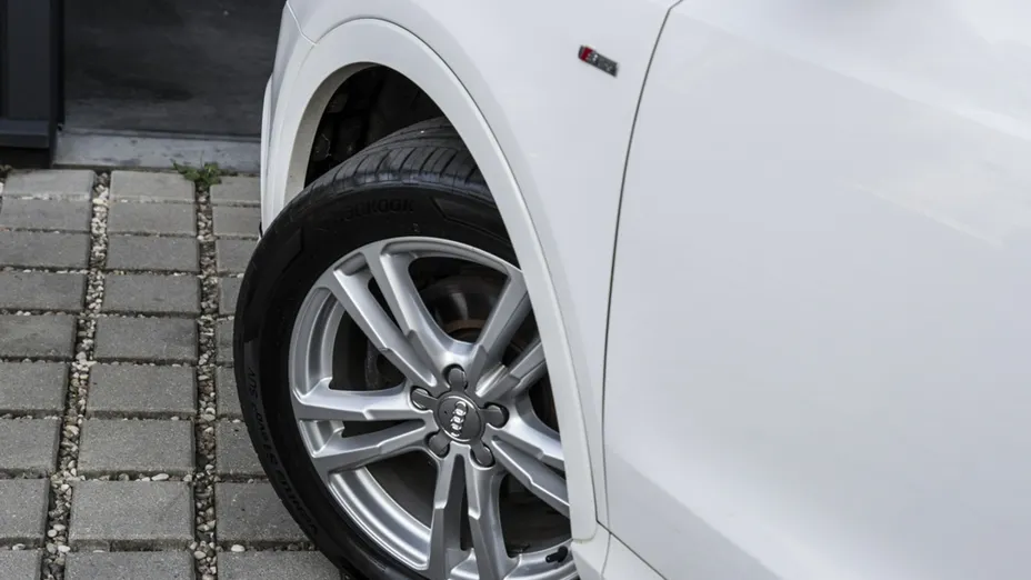 AUDI Q3 -