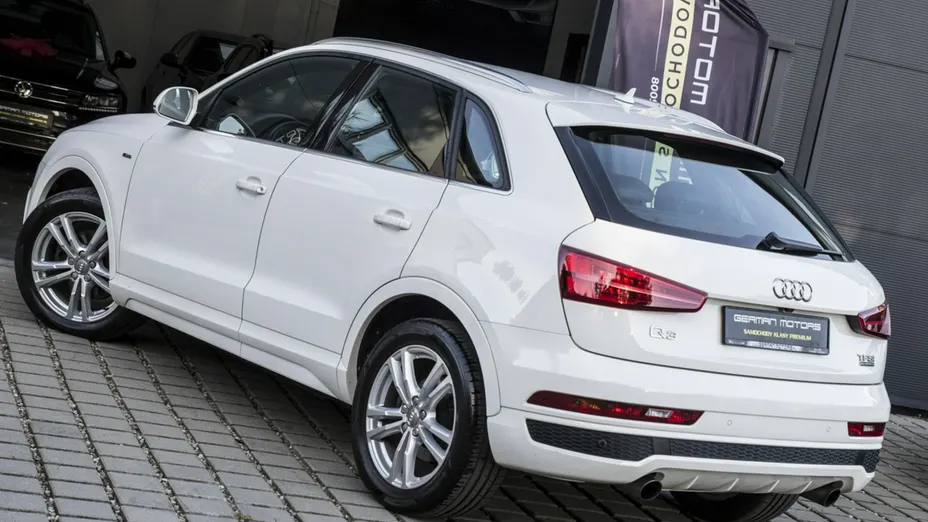 AUDI Q3 -