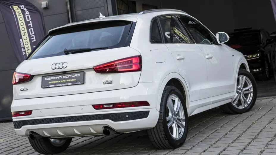 AUDI Q3 -