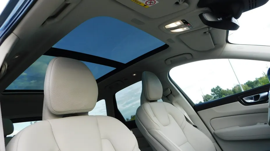 VOLVO XC60 -