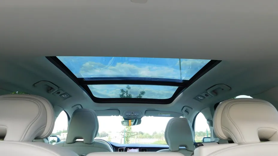 VOLVO XC60 -