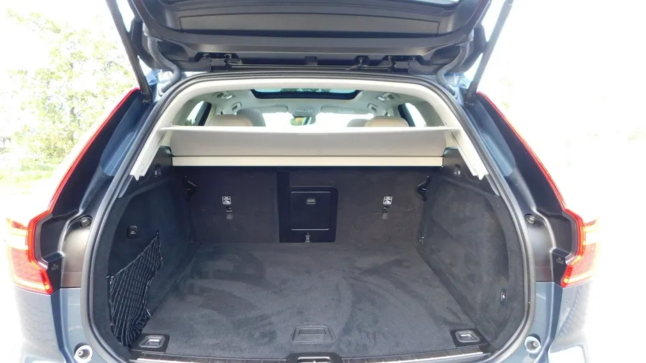 VOLVO XC60 -