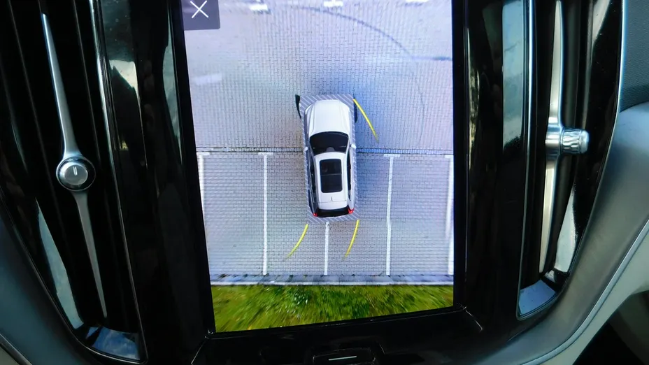 VOLVO XC60 -