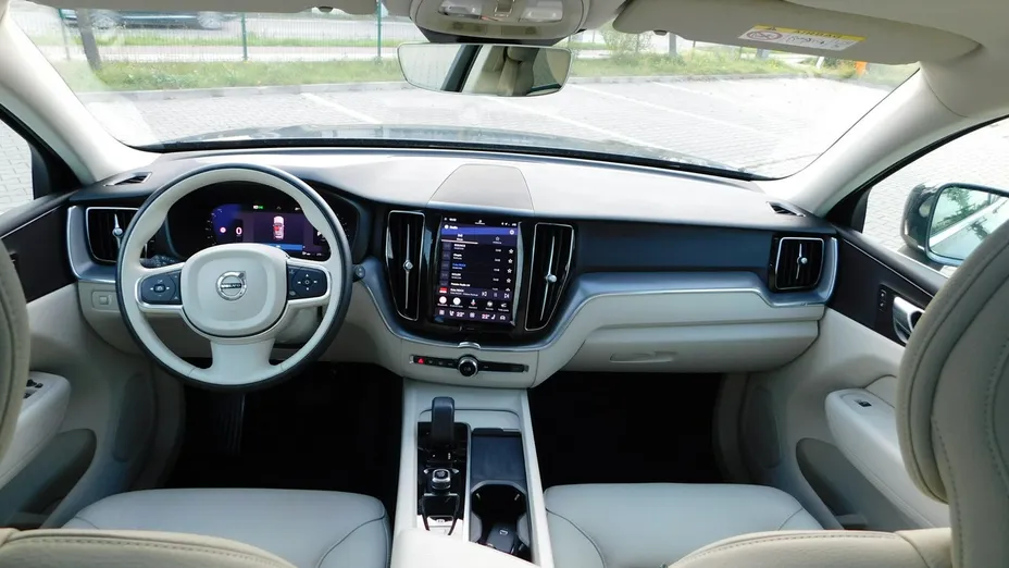 VOLVO XC60 -