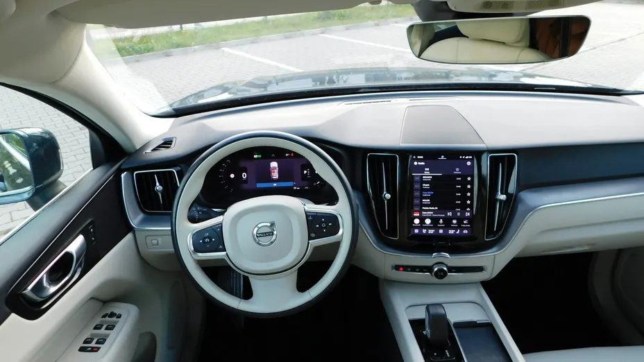 VOLVO XC60 -