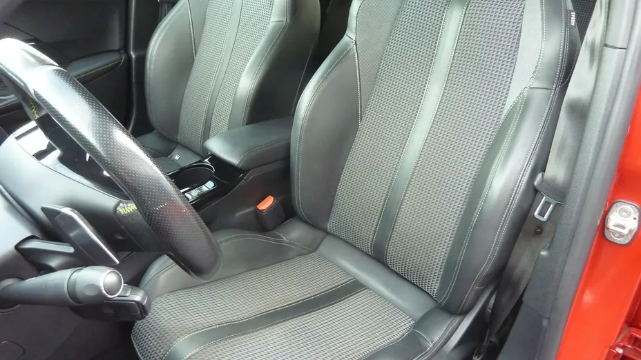 PEUGEOT 2008 -